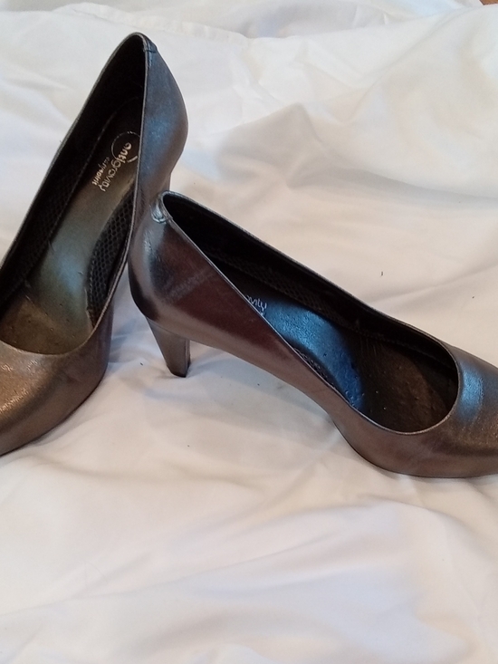 Easy Spirit Shoes - Easy Spirit Metallic Bronze Mid-Heel Pumps